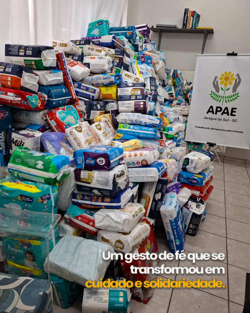 Comunidade se mobiliza e arrecada fraldas para famílias atendidas pela APAE de Jaraguá do Sul